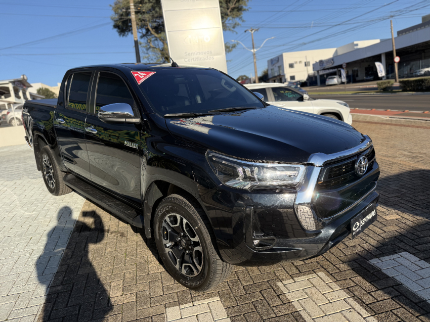 toyota hilux 2.8 d-4d turbo diesel cd srv 4x4 automatico 4p 2024