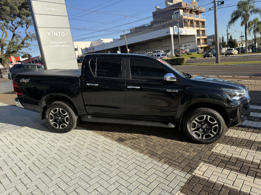toyota hilux 2.8 d-4d turbo diesel cd srv 4x4 automatico 4p 20244