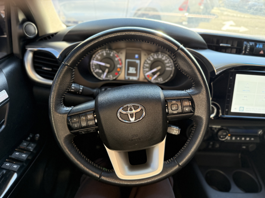 toyota hilux 2.8 d-4d turbo diesel cd srv 4x4 automatico 4p 202414