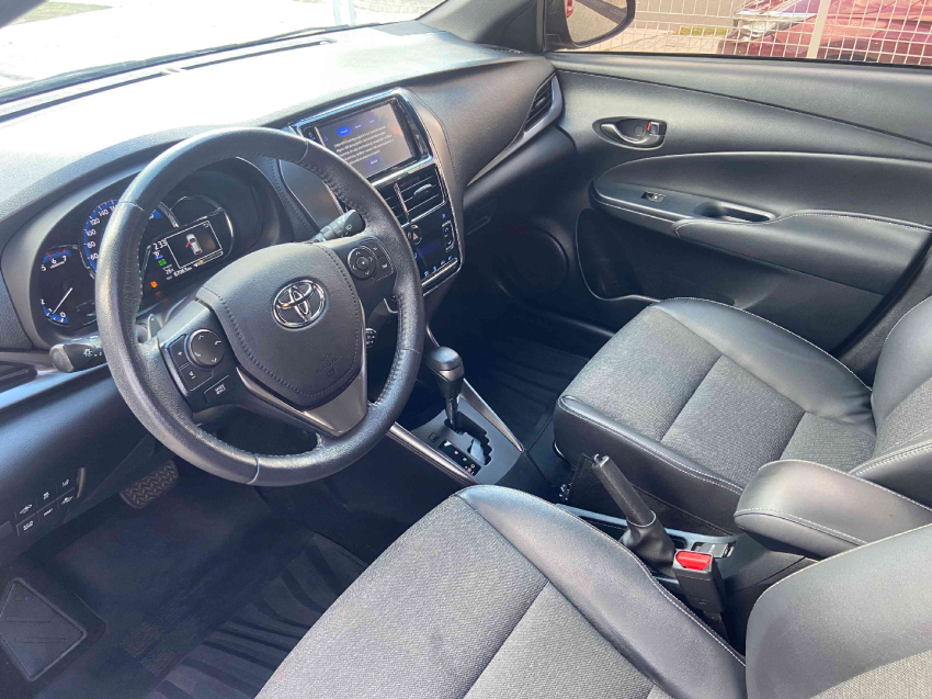 toyota yaris 1.5 16v flex xs multidrive 4p automatico 202410