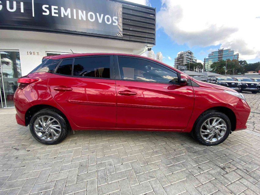 toyota yaris 1.5 16v flex xs multidrive 4p automatico 20243