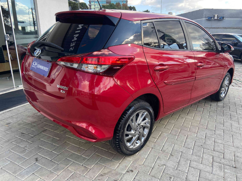 toyota yaris 1.5 16v flex xs multidrive 4p automatico 20244