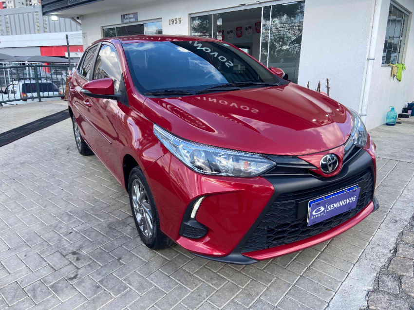 toyota yaris 1.5 16v flex xs multidrive 4p automatico 2024