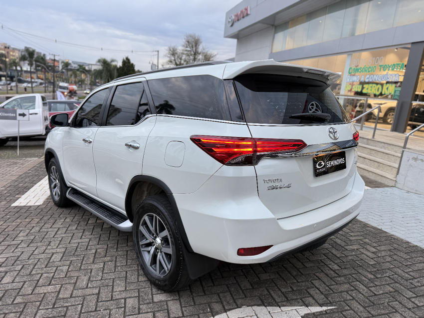 toyota hilux sw4 2.8 srx 4x4 7 lugares 16v turbo intercooler diesel 4p automatico 20195