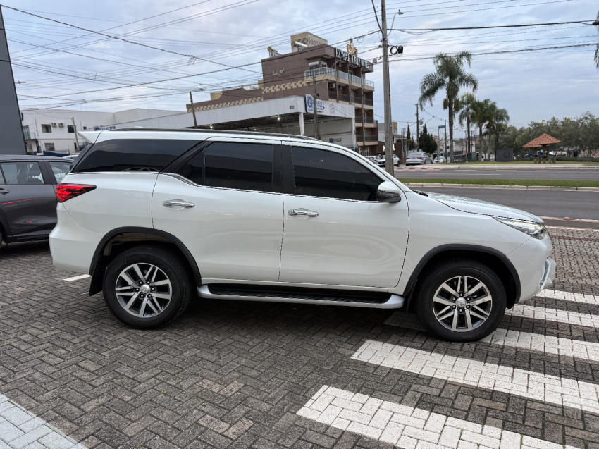 toyota hilux sw4 2.8 srx 4x4 7 lugares 16v turbo intercooler diesel 4p automatico 20194