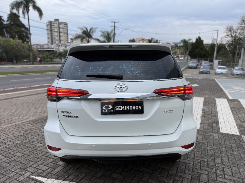toyota hilux sw4 2.8 srx 4x4 7 lugares 16v turbo intercooler diesel 4p automatico 20196