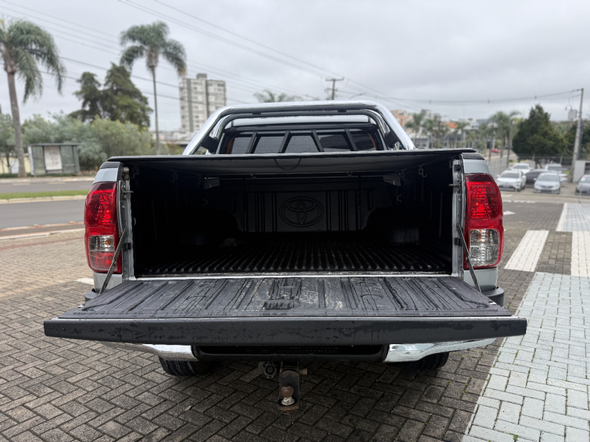 toyota hilux 2.8 srx 4x4 cd 16v diesel 4p automatico 20208