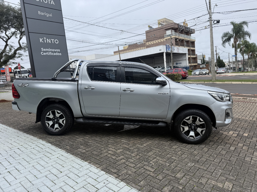 toyota hilux 2.8 srx 4x4 cd 16v diesel 4p automatico 20203