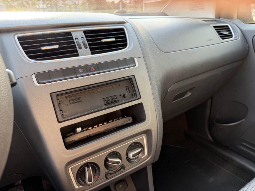 volkswagen fox 1.6 mi 8v flex 4p manual 201414