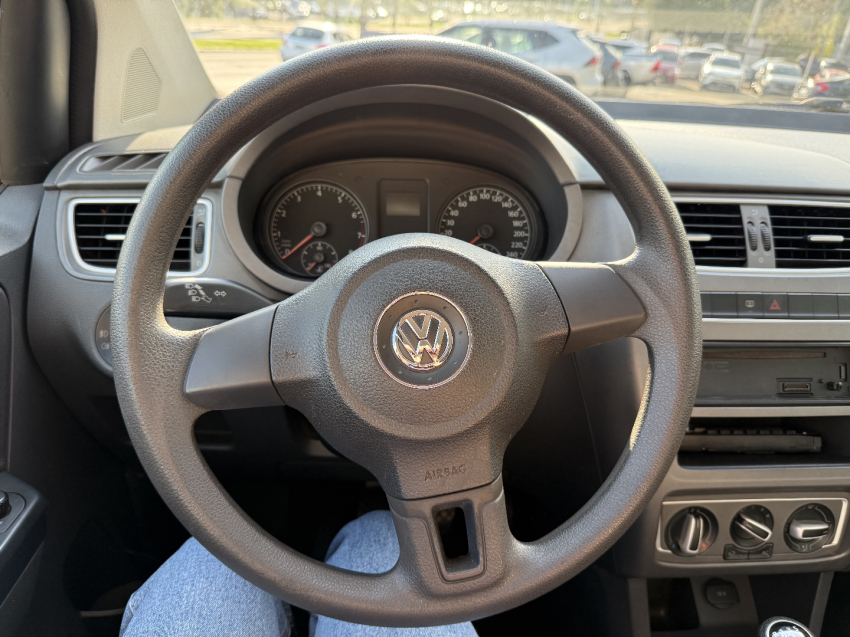 volkswagen fox 1.6 mi 8v flex 4p manual 201411