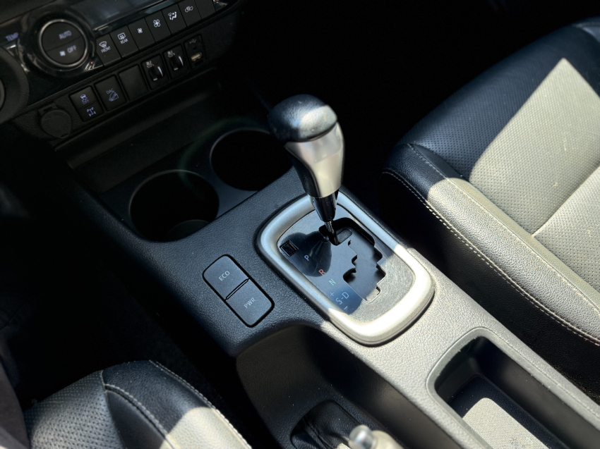 toyota hilux 2.8 d-4d turbo diesel cd srx 4x4 automatico 4p 202313