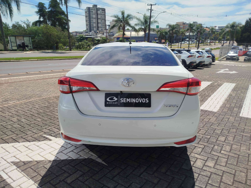 toyota yaris 1.5 16v flex sedan xl live multidrive 4p automatico 202011