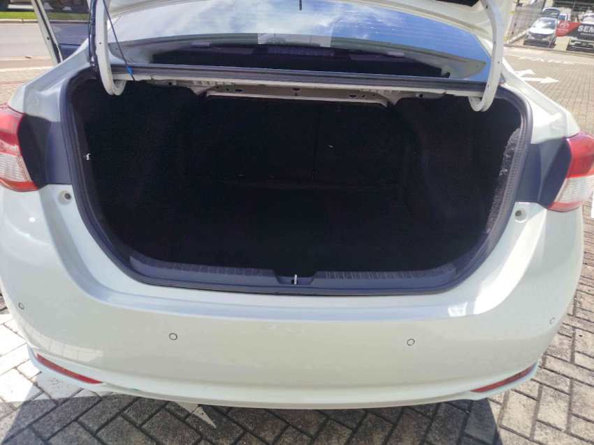 toyota yaris 1.5 16v flex sedan xl live multidrive 4p automatico 20205