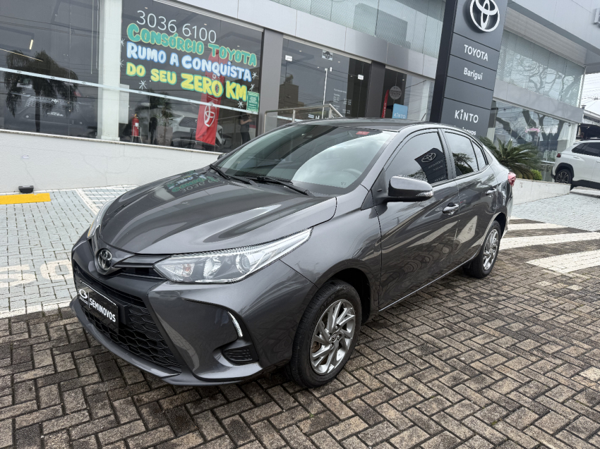 Toyota Yaris 1.5 16V Flex Sedan Xs Multidrive 4P Automatico 2024 3