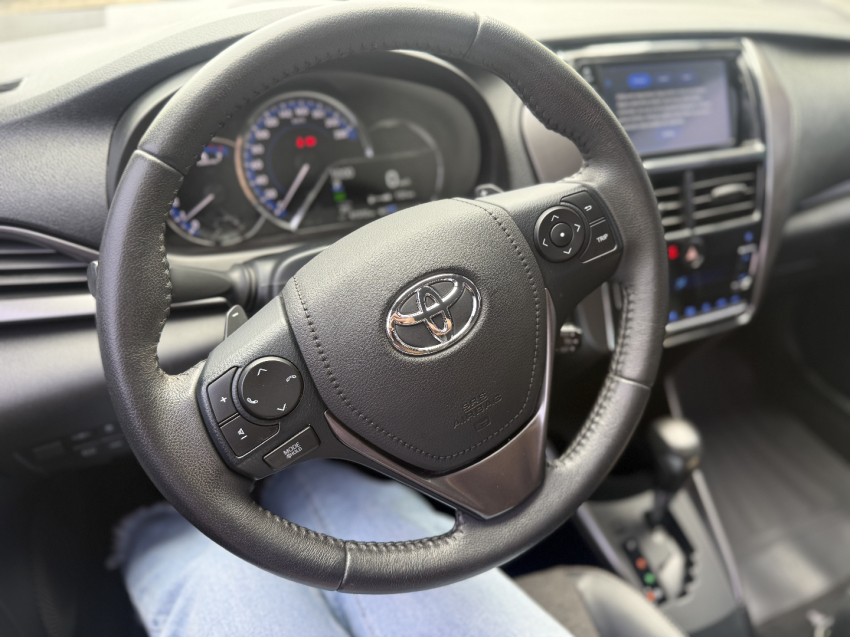 Toyota Yaris 1.5 16V Flex Sedan Xs Multidrive 4P Automatico 2024 15