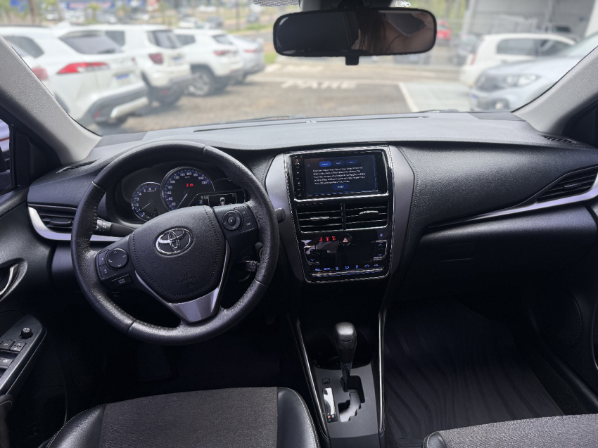 Toyota Yaris 1.5 16V Flex Sedan Xs Multidrive 4P Automatico 2024 10