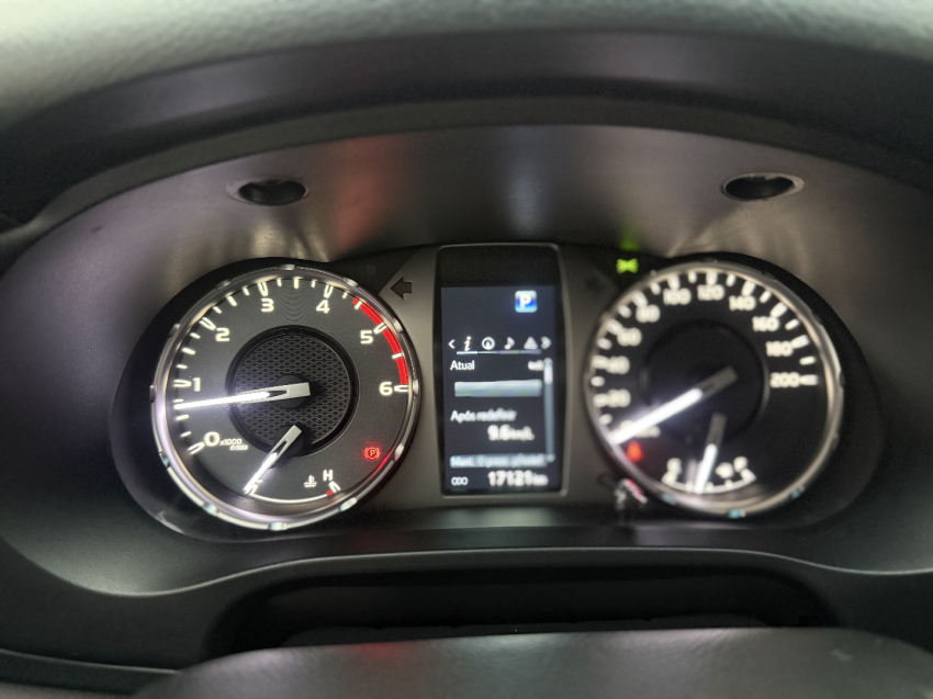 toyota hilux 2.8 d-4d turbo diesel cd power pack 4x4 automatica 4p automatico 202511