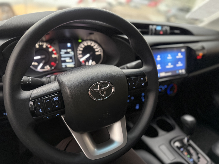 toyota hilux 2.8 d-4d turbo diesel cd power pack 4x4 automatica 4p automatico 202514