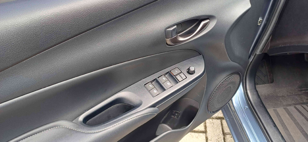 toyota yaris 1.5 16v flex sedan xs connect multidrive 2023