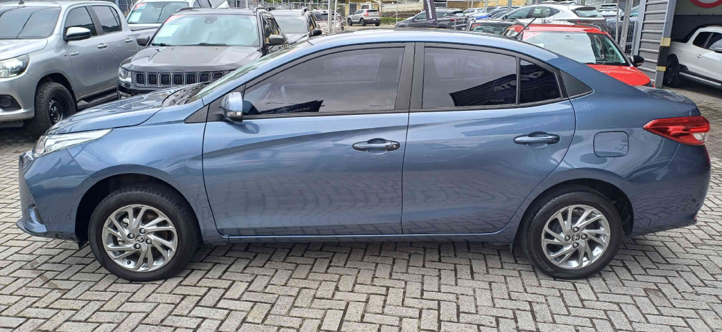 toyota yaris 1.5 16v flex sedan xs connect multidrive 2023