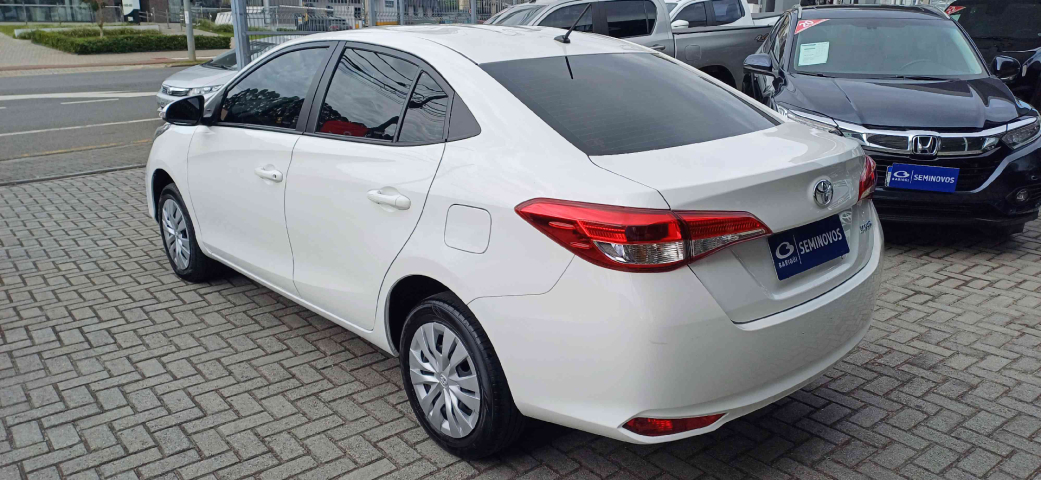 toyota yaris 1.5 16v flex sedan xl live multidrive 2023