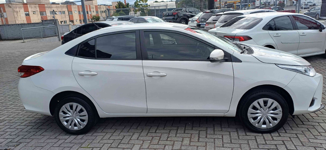 toyota yaris 1.5 16v flex sedan xl live multidrive 2023