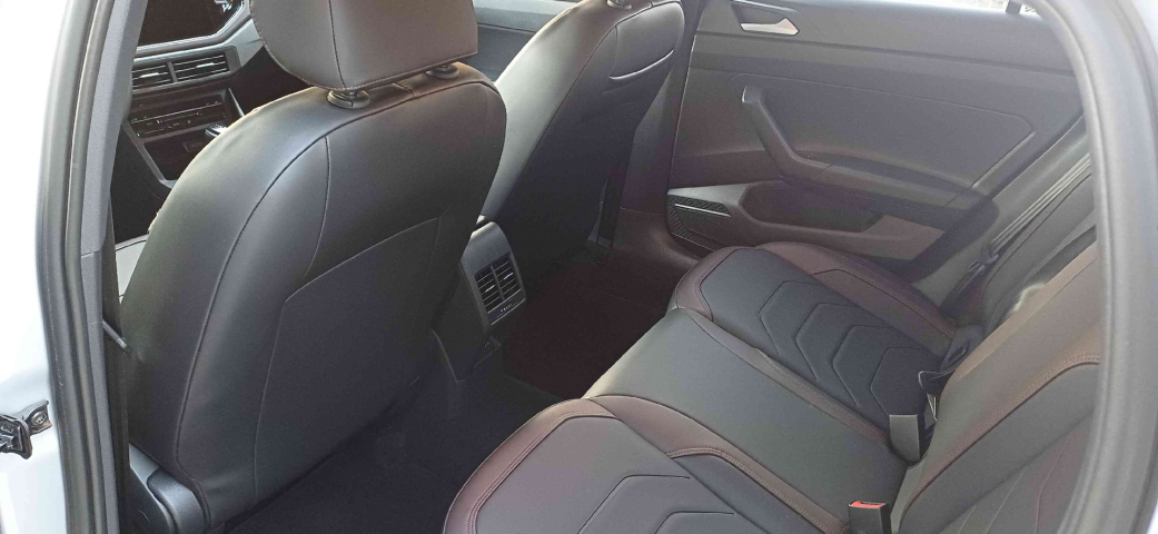 volkswagen virtus 1.0 200 tsi highline automatico flex 4p 2025