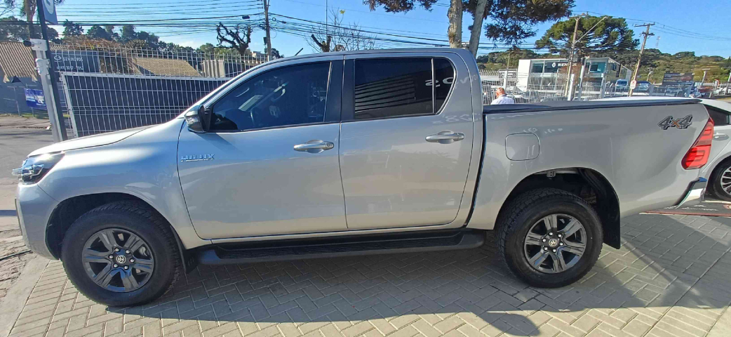 toyota hilux 2.8 d-4d turbo diesel cd sr 4x4 automatico 4p 2024