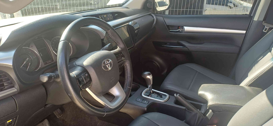 toyota hilux 2.8 d-4d turbo diesel cd sr 4x4 automatico 4p 2024