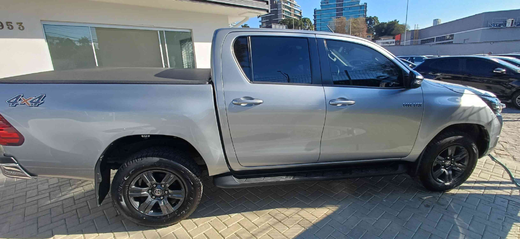 toyota hilux 2.8 d-4d turbo diesel cd sr 4x4 automatico 4p 2024