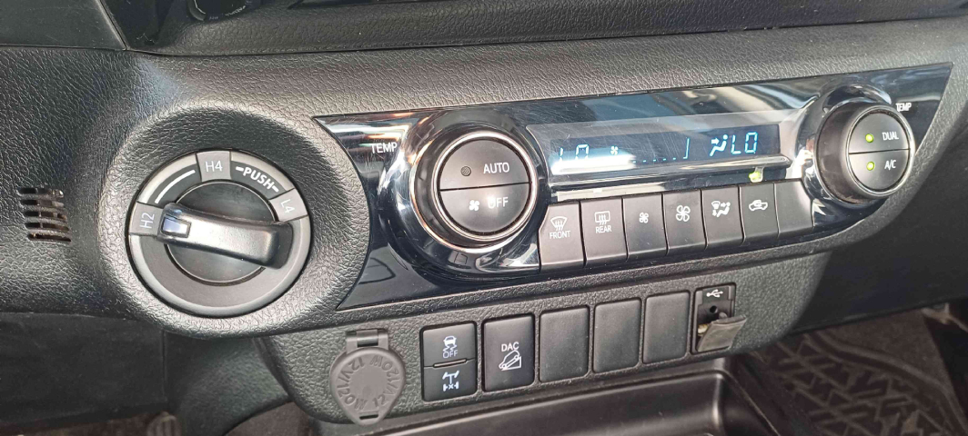 toyota hilux 2.8 d-4d turbo diesel cd sr 4x4 automatico 4p 2024
