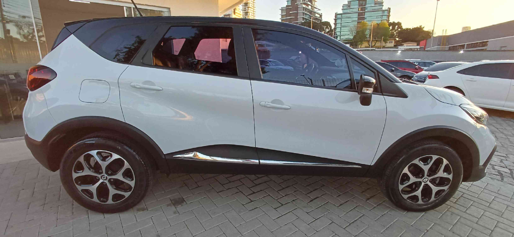 renault captur 1.3 tce flex intense x-tronic 4p automatico 2023