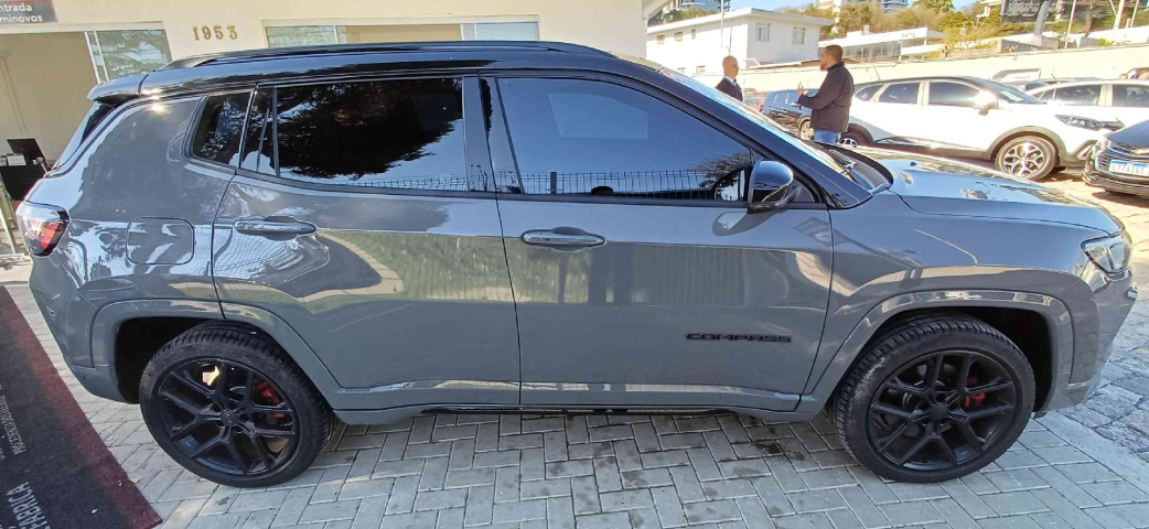 jeep compass 2.0 hurricane 4 turbo gasolina blackhawk at9 4p automatico 2025