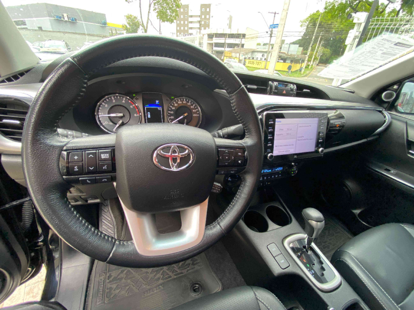 toyota hilux 2.8 d-4d turbo diesel cd srx 4x4 automatico 4p 2023