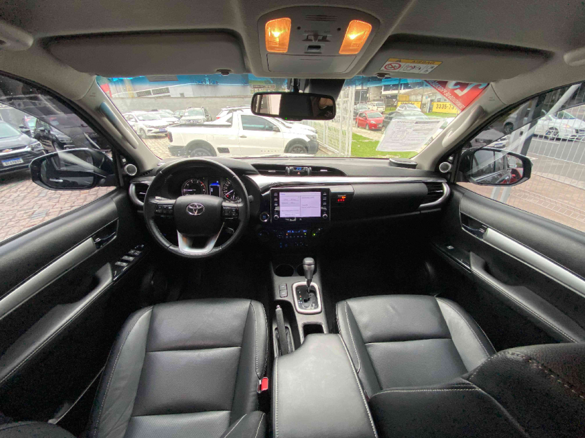 toyota hilux 2.8 d-4d turbo diesel cd srx 4x4 automatico 4p 2023