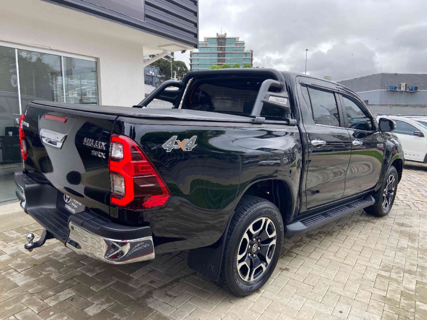toyota hilux 2.8 d-4d turbo diesel cd srx 4x4 automatico 4p 2023
