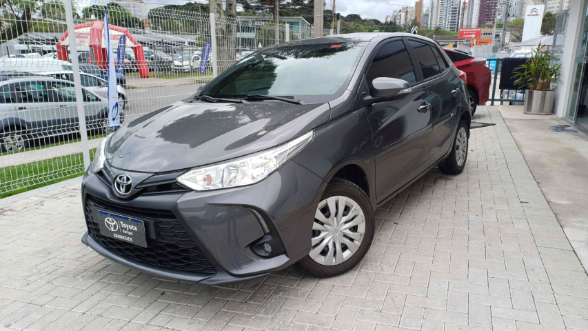 toyota yaris 1.5 16v flex xl multidrive 4p automatico 2025
