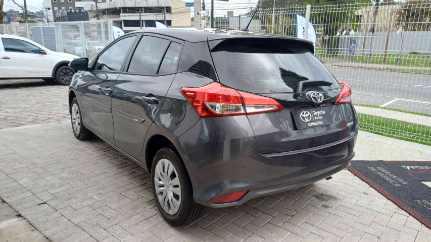 toyota yaris 1.5 16v flex xl multidrive 4p automatico 2025