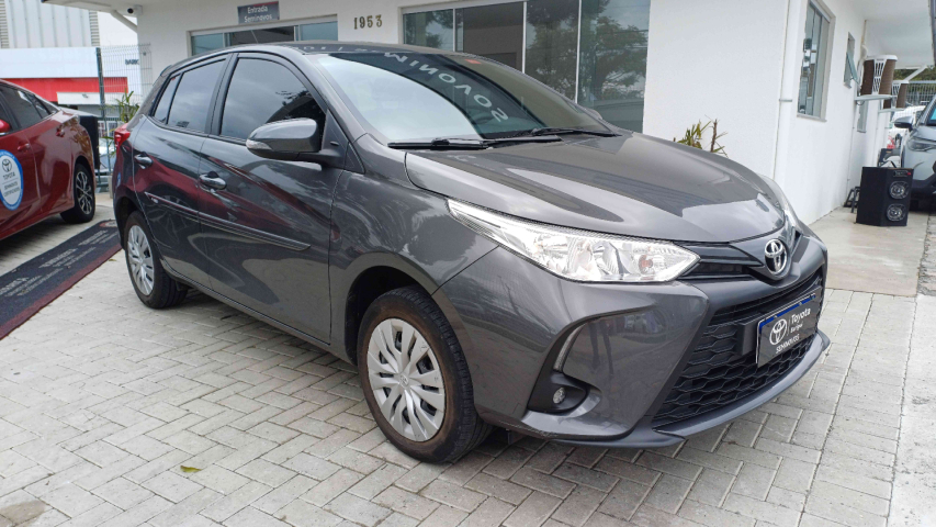 toyota yaris 1.5 16v flex xl multidrive 4p automatico 2025