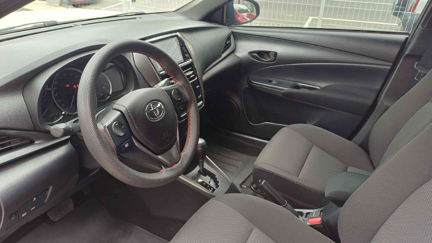 toyota yaris 1.5 16v flex xl multidrive 4p automatico 2025
