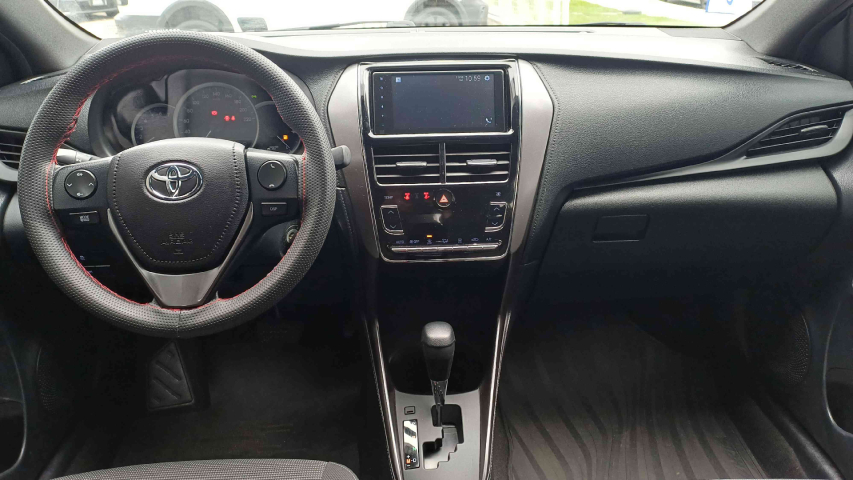 toyota yaris 1.5 16v flex xl multidrive 4p automatico 2025