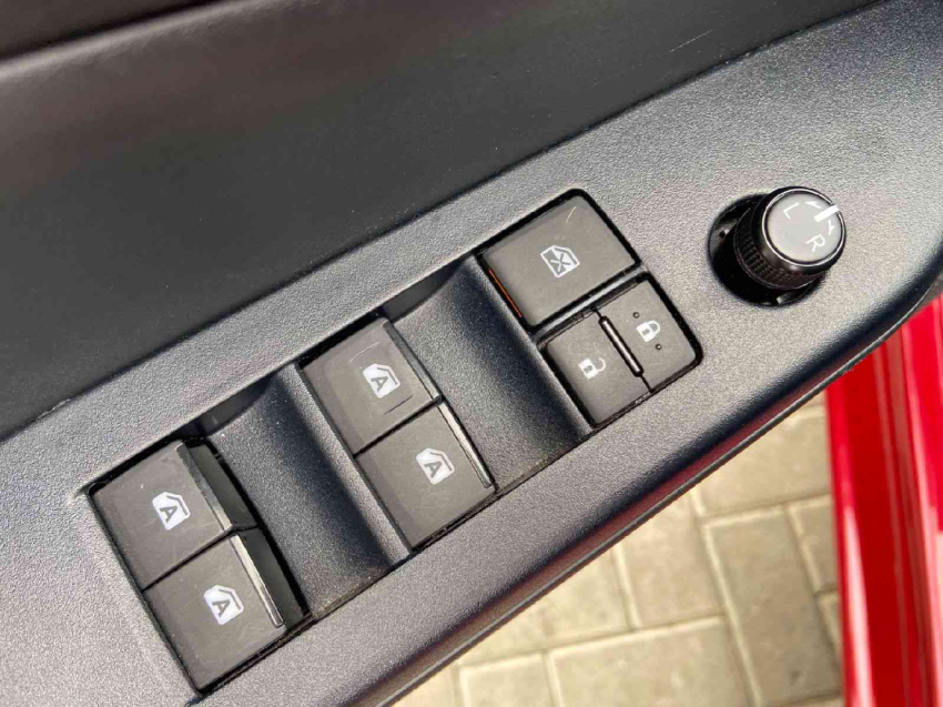 toyota yaris 1.5 16v flex xl plus connect multidrive 4p automatico 2022