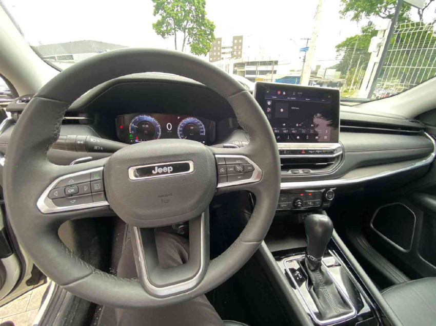 jeep compass 1.3 t270 turbo flex limited at6 4p automatico 202318 jeep compass 1.3 t270 turbo flex limited at6 4p automatico 202318