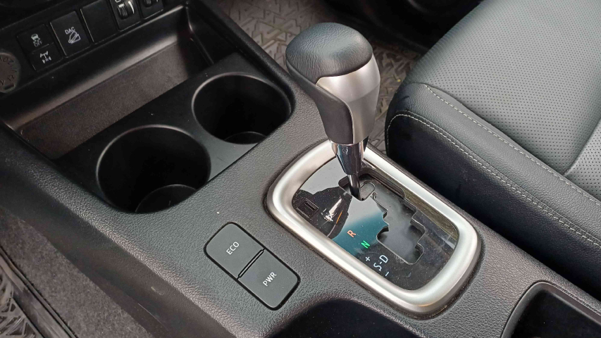 toyota hilux 2.8 d-4d turbo diesel cd srx plus 4x4 automatico 4p 202410