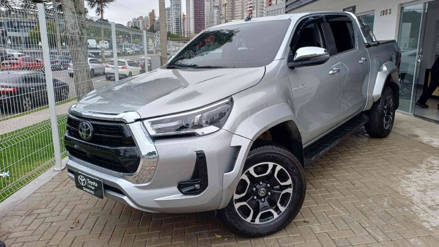 toyota hilux 2.8 d-4d turbo diesel cd srx plus 4x4 automatico 4p 2024