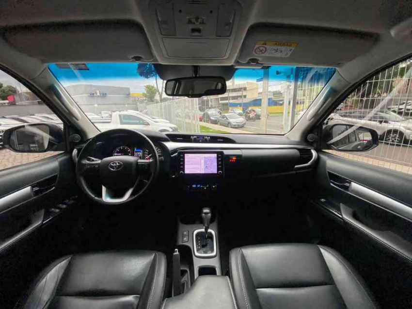 toyota hilux 2.8 d-4d turbo diesel cd srv 4x4 automatico 4p 202117