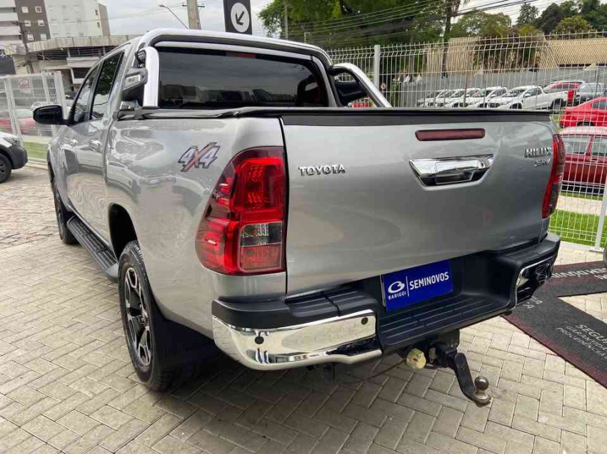 toyota hilux 2.8 d-4d turbo diesel cd srv 4x4 automatico 4p 20216