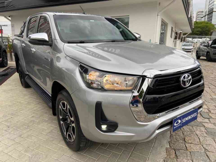 toyota hilux 2.8 d-4d turbo diesel cd srv 4x4 automatico 4p 20212