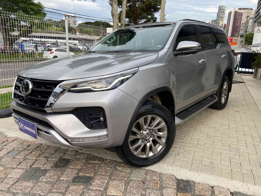 toyota hilux sw4 2.8 d-4d turbo diesel srx 4x4 automatico 4p 20240