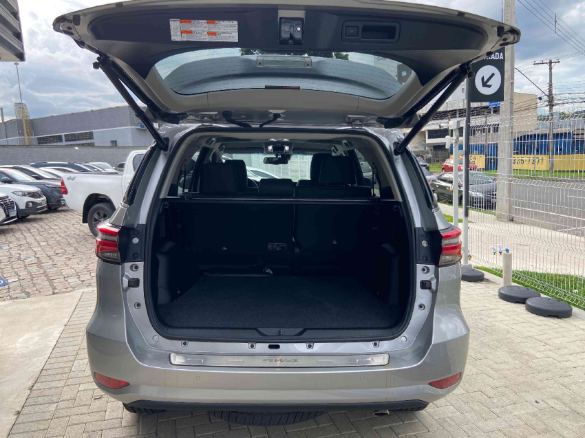 toyota hilux sw4 2.8 d-4d turbo diesel srx 4x4 automatico 4p 20246